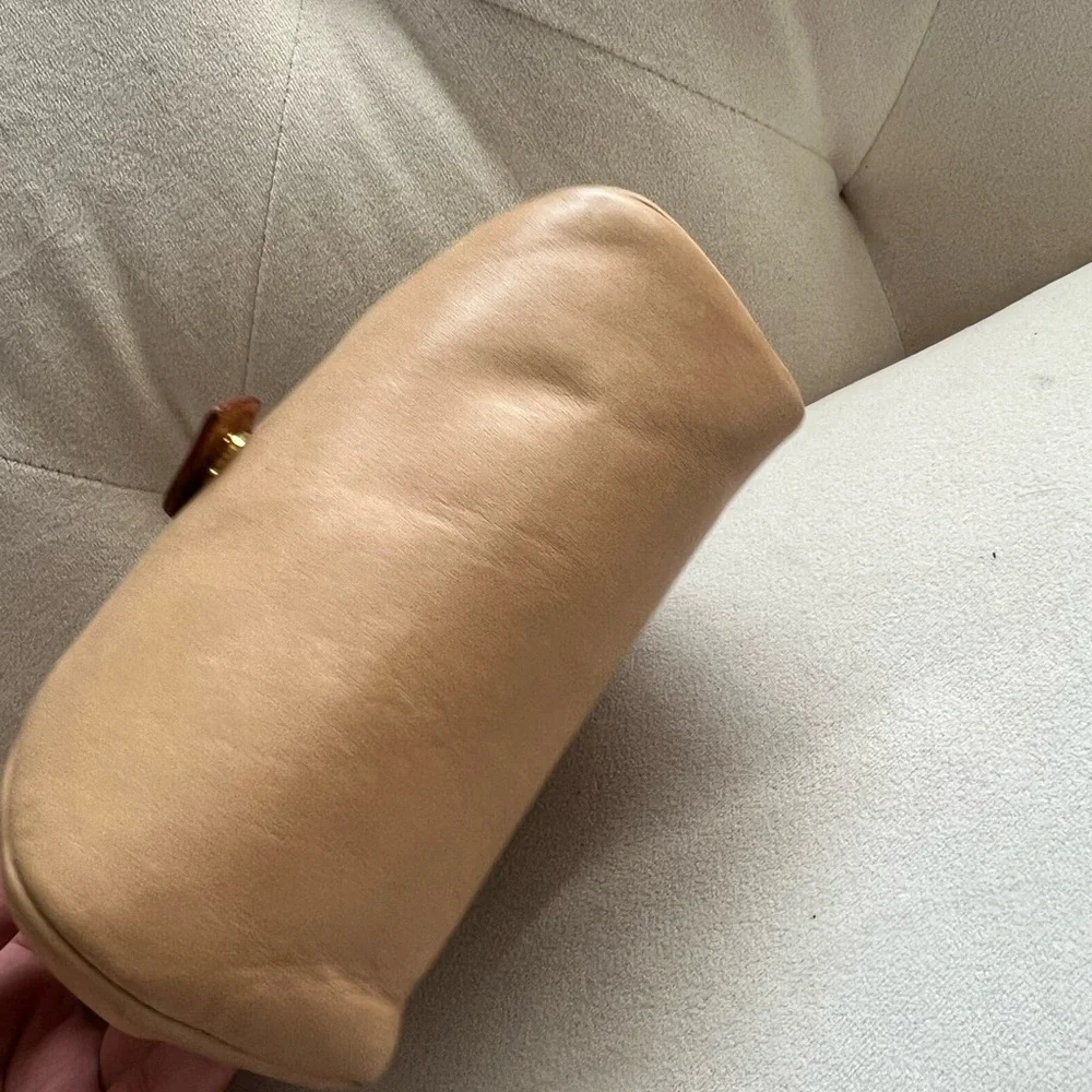 Rare🤎Louis Vuitton Tan Leather Flap Pouch with Vachetta Tab - Picture 2 of 4